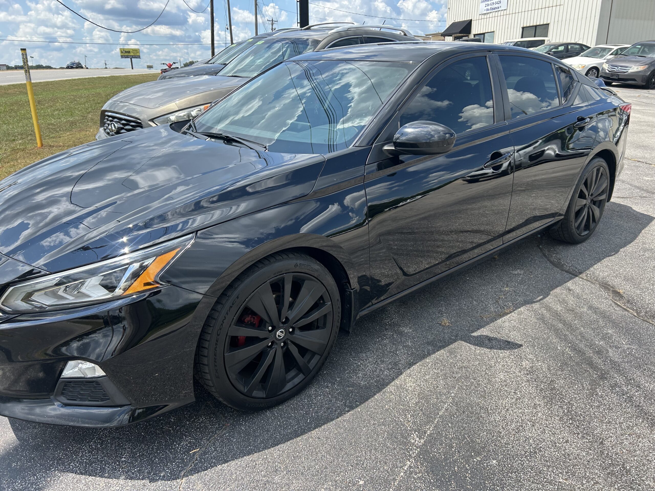 2020 Nissan Altima SR - Image 6